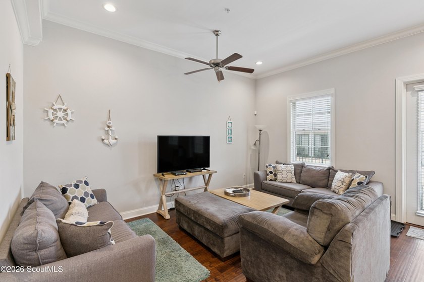 Rare opportunity to own a penthouse (top floor) in the Village - photo 8