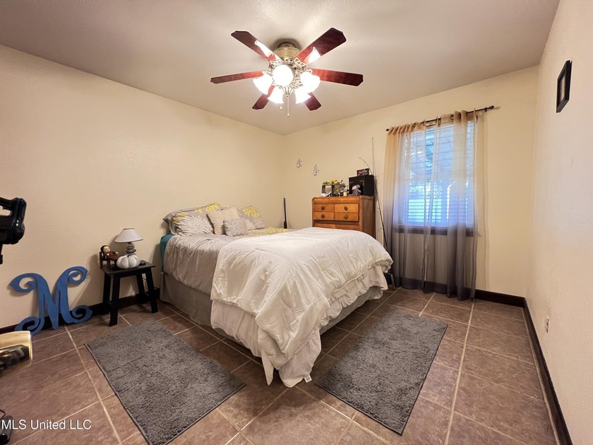 Your New Home Awaits! This charming 3-bedroom, 1.5-bath home - photo 9