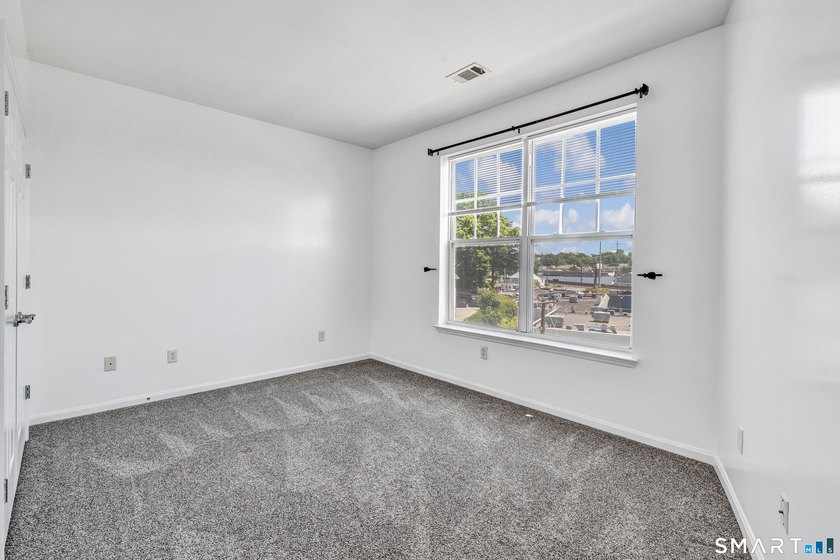 A rare 1,359 sq. ft. urban sanctuary! This luxury 3BR/2BA - photo 36