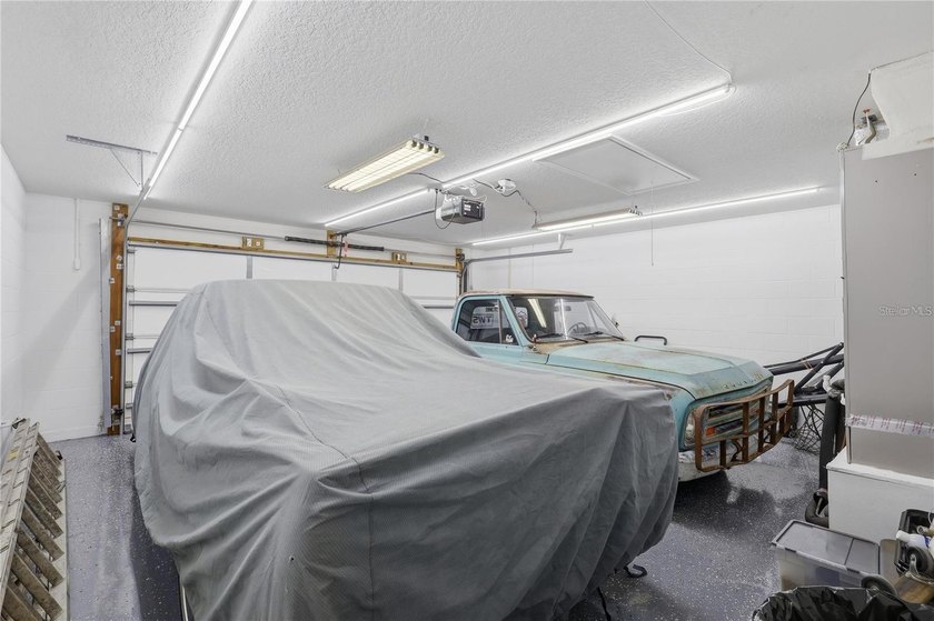 Virtually Staged. Welcome to this beautifully maintained - photo 36