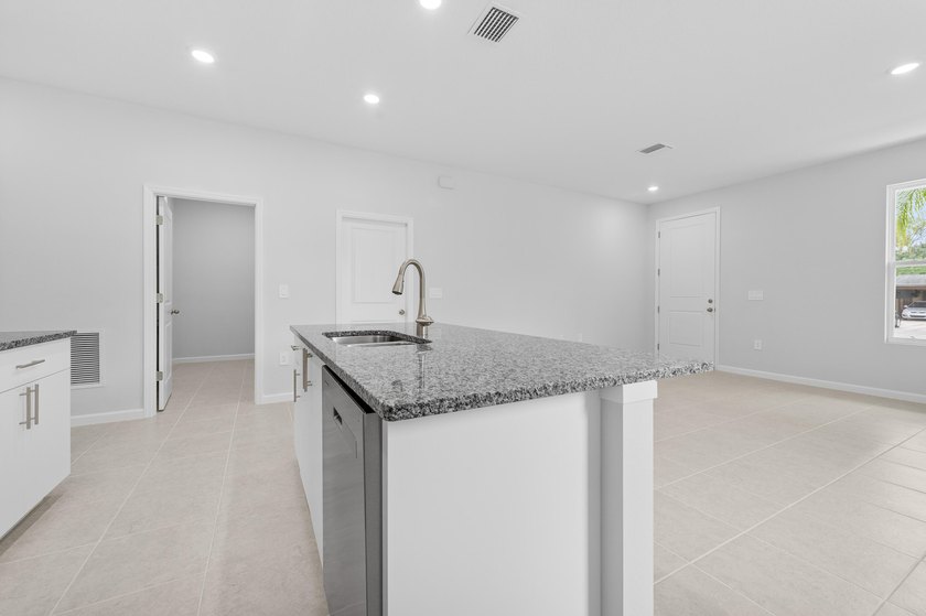 Under construction in Magnolia Square, this to be built home - photo 6