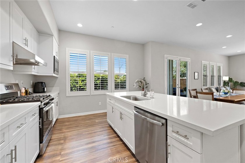Welcome to 10 Promesa a bright and stunning town home with - photo 13