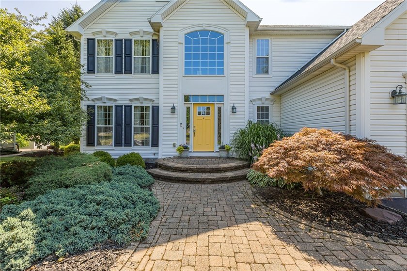 Looking for a beautiful, turn-key property in the desirable - photo 5