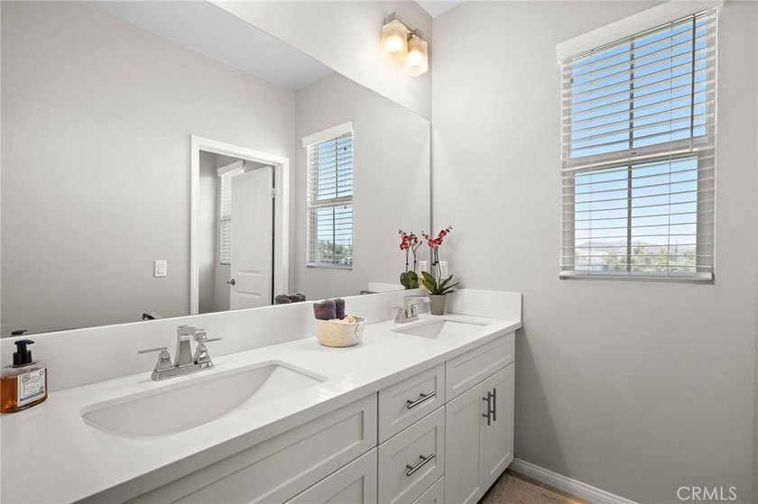 Welcome to 10 Promesa a bright and stunning town home with - photo 25