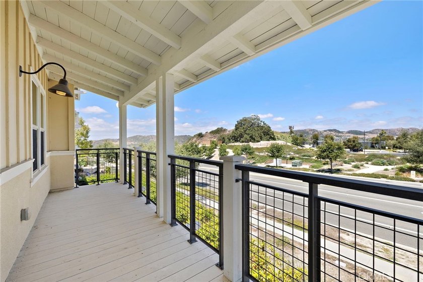 Welcome to 10 Promesa a bright and stunning town home with - photo 31