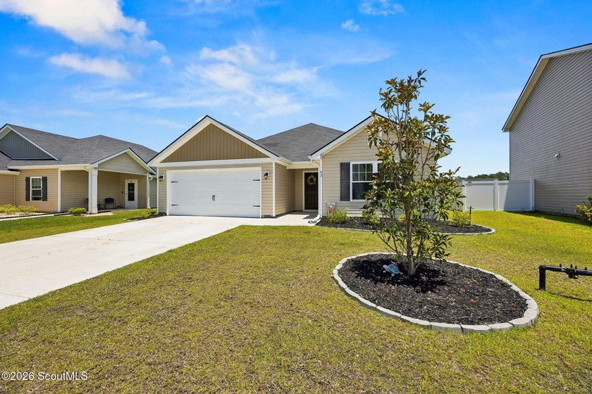 Pond views, screened porch, and nearly new! 93 Hayden Drive - photo 2