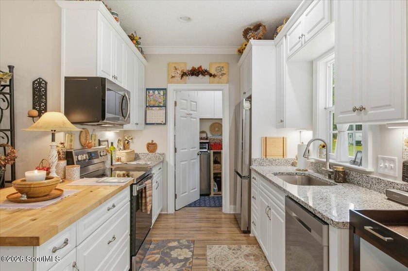 **SELLER OFFERING $5,000 IN CONCESSIONS. Buyer can use toward - photo 10