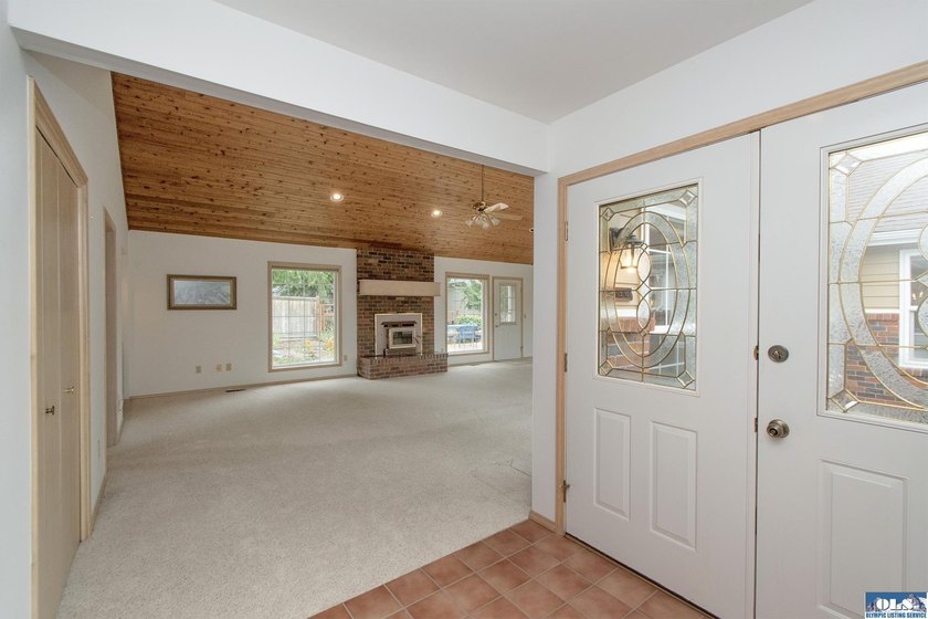 One level, 3 bedroom, 2 bath home with a den, located on the - photo 4