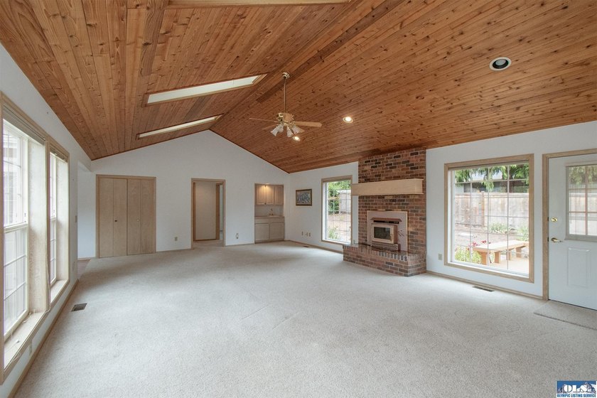 One level, 3 bedroom, 2 bath home with a den, located on the - photo 8
