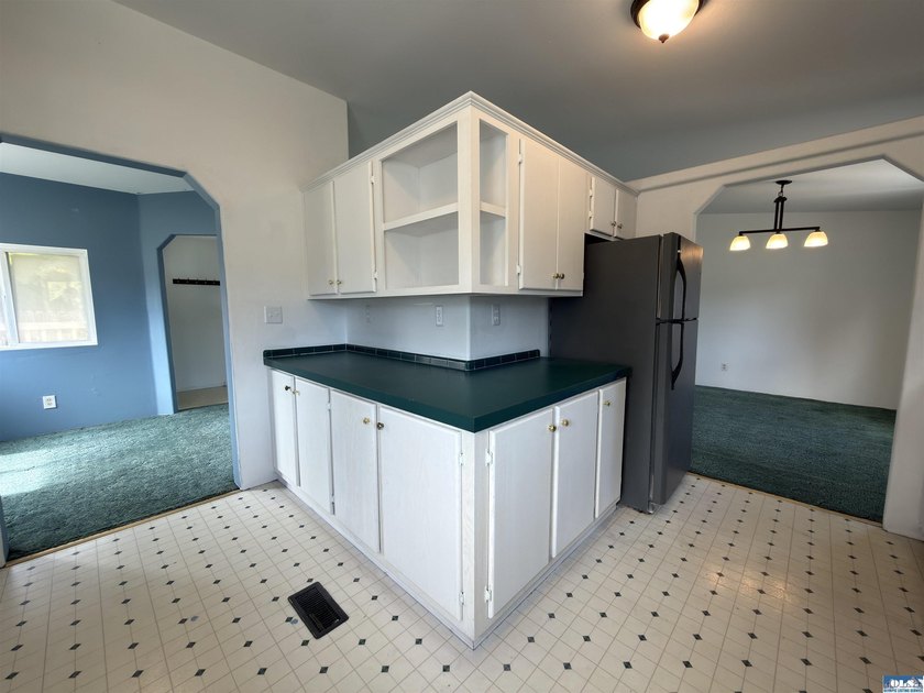 Fresh, comfortable, and move-in ready, this 3 bed, 2 bath home - photo 7