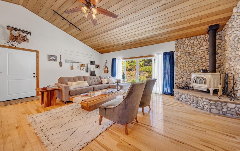 Stunning Lake Almanor West Home with Exceptional Features - photo 11