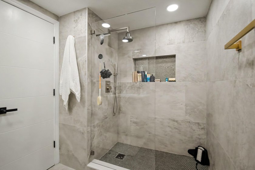 Welcome to Thornhill Village an intimate boutique community of - photo 18