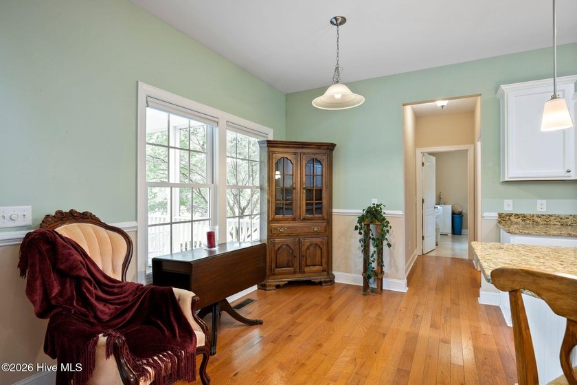 Absolutely stunning custom-built home offered by its original - photo 22