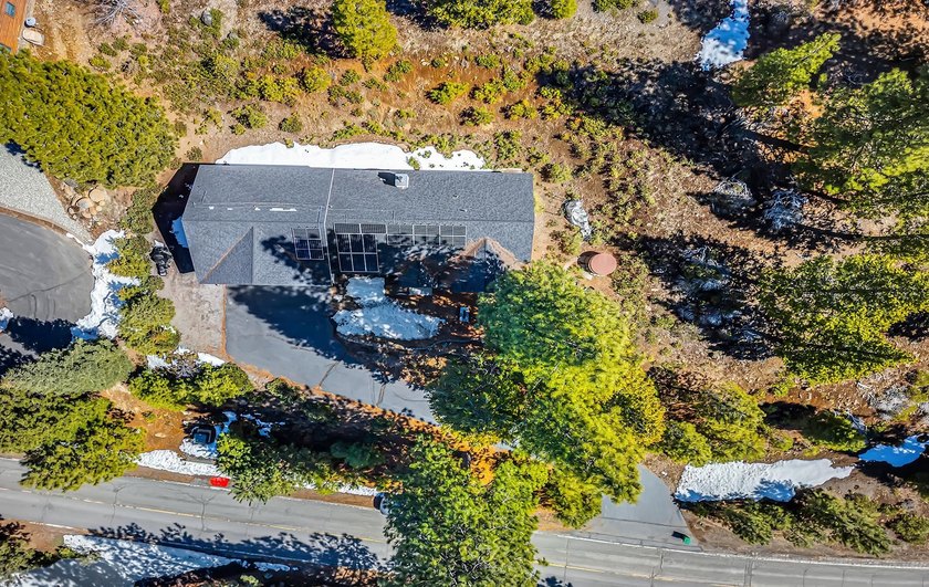 Stunning Lake Almanor West Home with Exceptional Features - photo 22