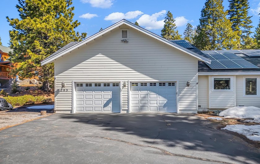 Stunning Lake Almanor West Home with Exceptional Features - photo 25