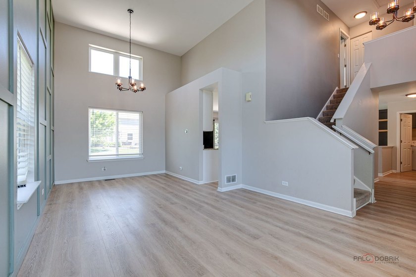 Welcome home to this beautifully updated 3-bedroom, 2.5-bath - photo 6