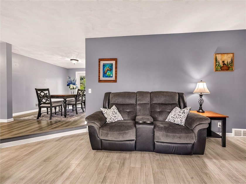 Welcome to 49 Pine Valley Drive! This move-in-ready 3-bedroom - photo 10