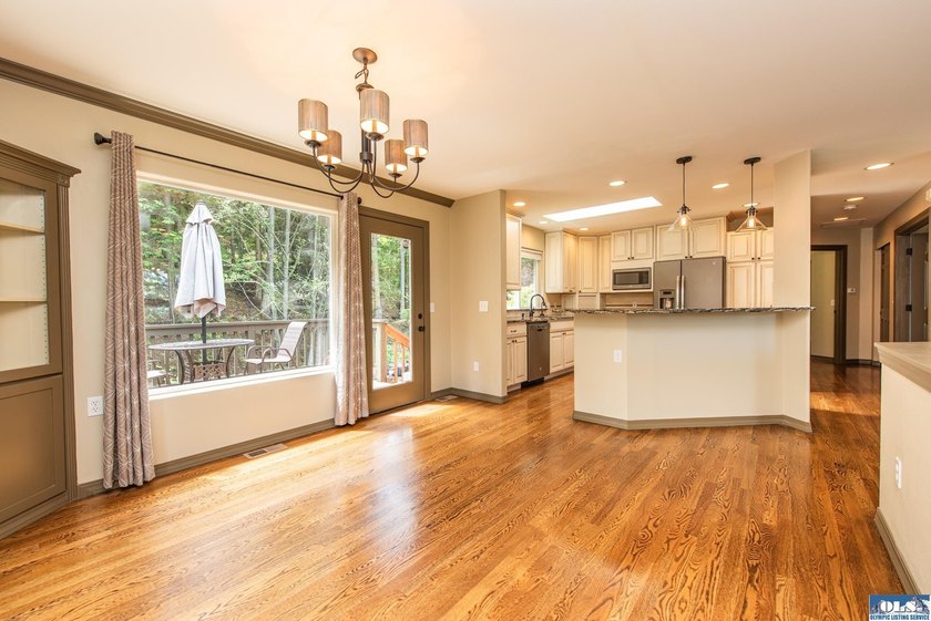 This beautifully appointed home offers water views, thoughtful - photo 4