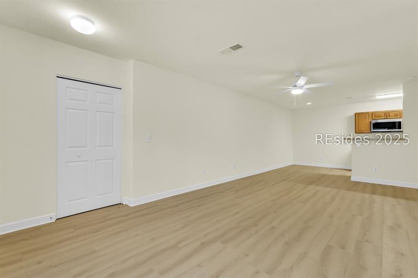 Villa 102 is renovated, first floor, move-in ready for the right - photo 7