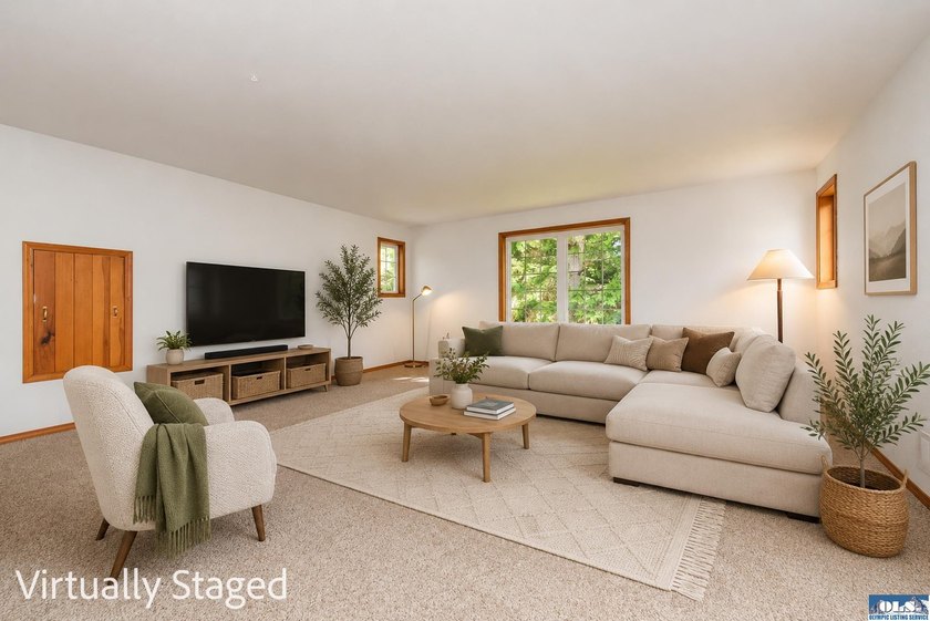 Amongst the trees on an acre this lovely 4 bed 2.5 bath home is - photo 4