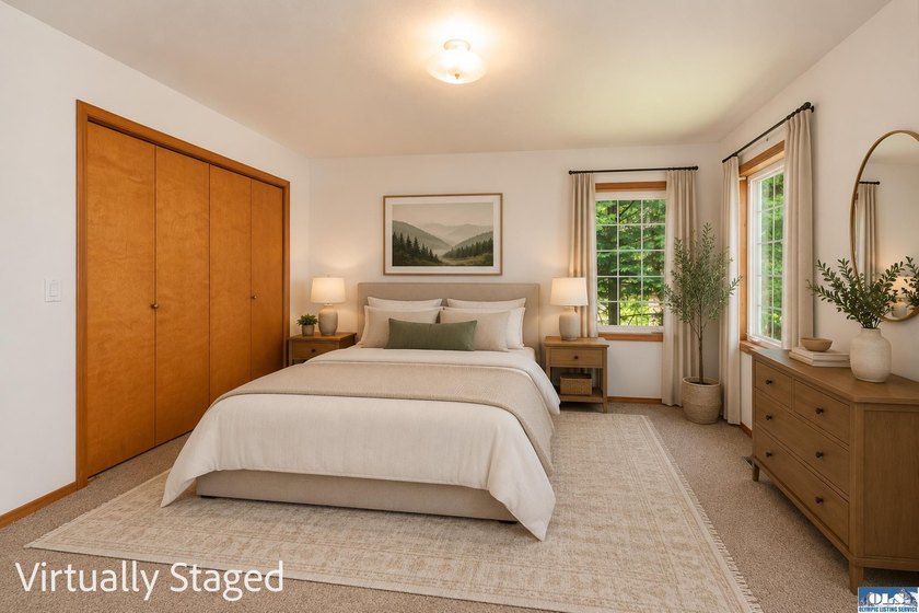 Amongst the trees on an acre this lovely 4 bed 2.5 bath home is - photo 6