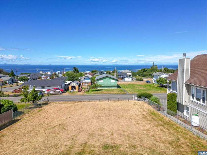 Water view lot, ready to build, with water/sewer/power already - photo 4