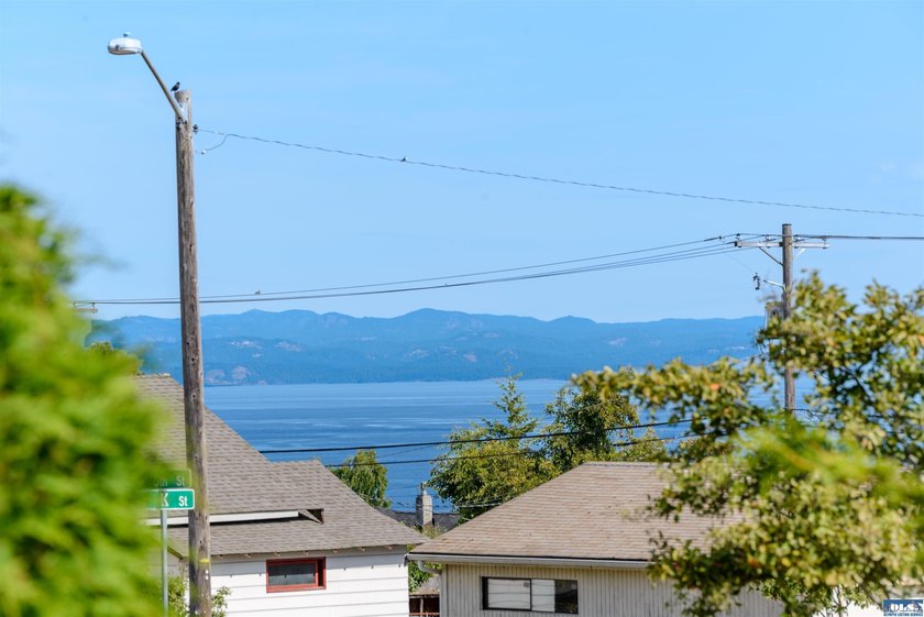Water view lot, ready to build, with water/sewer/power already - photo 8