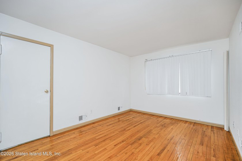 Rare opportunity to own this classic brick Hi-Ranch -- a - photo 6