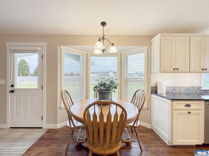 Prepare to be captivated by this stunning property in Agnew - photo 9