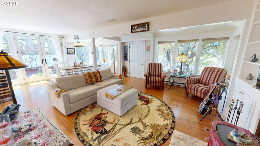 Turn-of-the-Century Charm with Ocean Views &amp; Income - photo 6