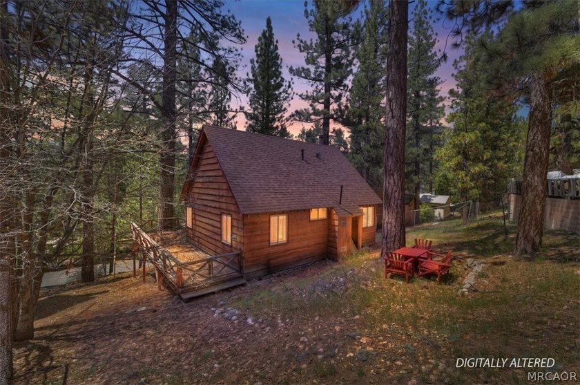 Two-bedroom, one-bath cabin located in a quiet area of Fawnskin - photo 3