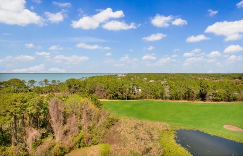 ***Best Price 'Bayview' Condo*** in the Baytowne Village. This - photo 2