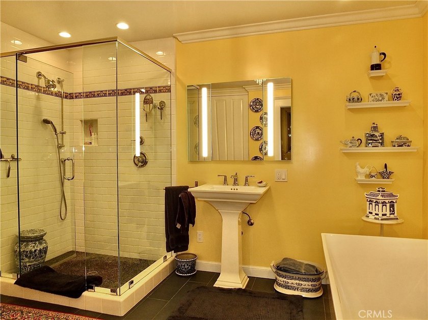One of only 33 custom built homes behind the exclusive gates of - photo 28