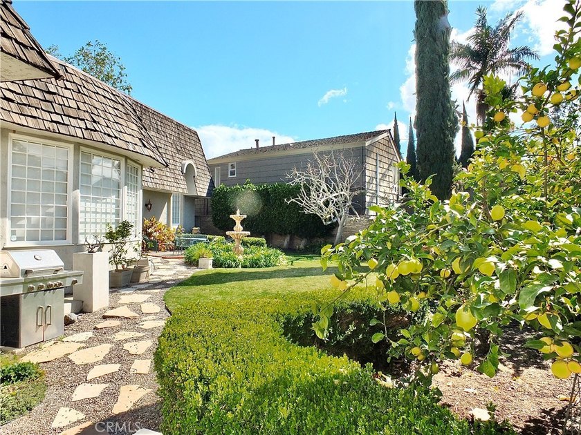 One of only 33 custom built homes behind the exclusive gates of - photo 45
