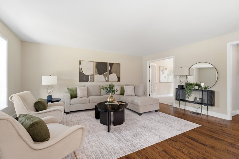 Welcome to this stunning, spacious Naperville home in the - photo 4