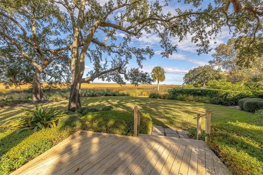 Welcome to 107 Arthur J Moore Drive on beautiful St. Simons - photo 4