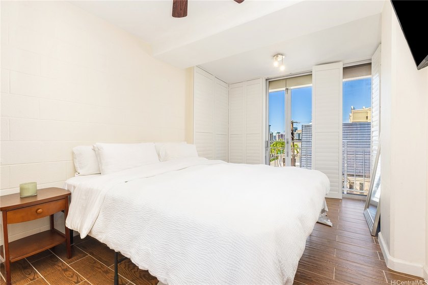 Welcome to Town House unit #211, located in the heart of Makiki - photo 6