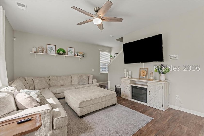 Welcome to 106 Cedar View Circle - a beautifully maintained 2021 - photo 13