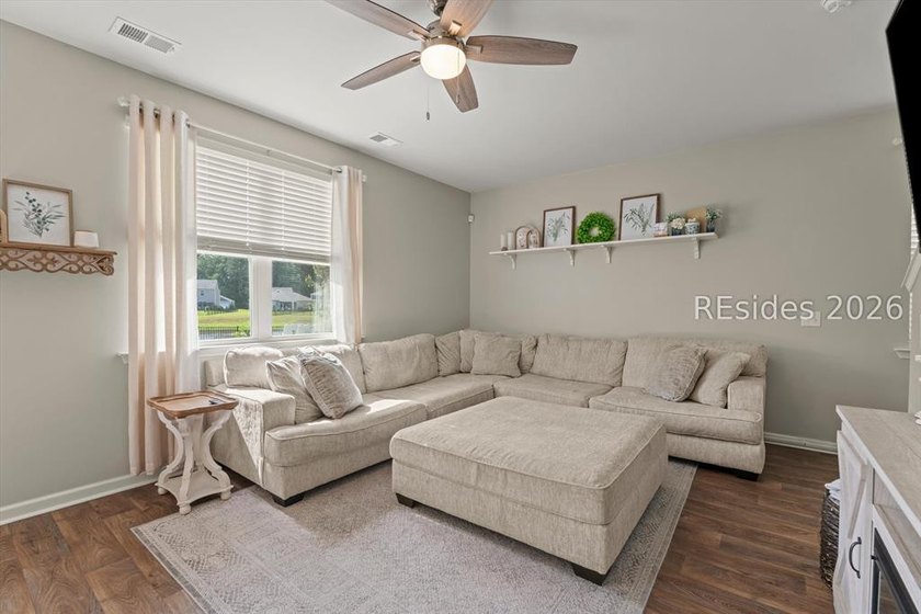 Welcome to 106 Cedar View Circle - a beautifully maintained 2021 - photo 14