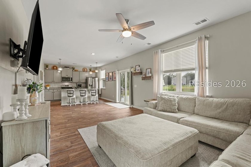 Welcome to 106 Cedar View Circle - a beautifully maintained 2021 - photo 15