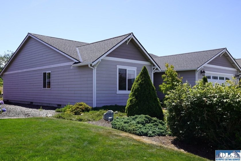 Quality built one level mountain view home in desirable Sequim - photo 2