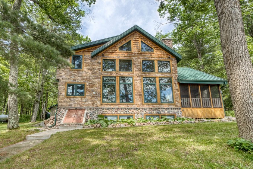 The Stone House on Lac Courte Oreilles offers timeless - photo 2