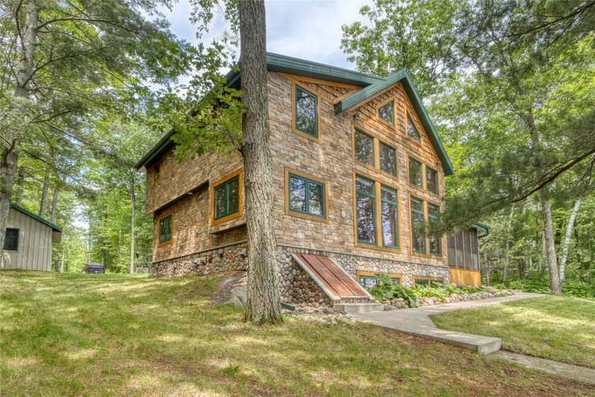 The Stone House on Lac Courte Oreilles offers timeless - photo 3