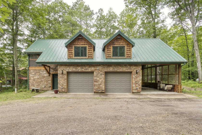 The Stone House on Lac Courte Oreilles offers timeless - photo 6