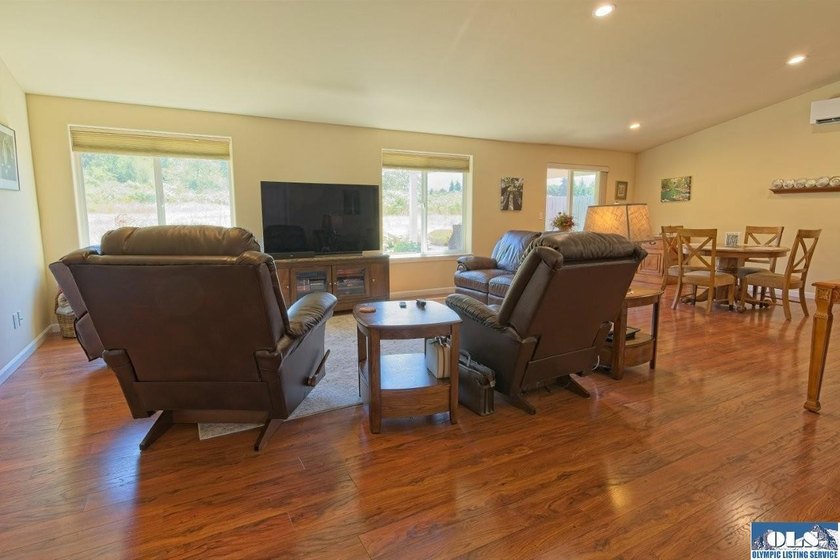Quality built one level mountain view home in desirable Sequim - photo 7