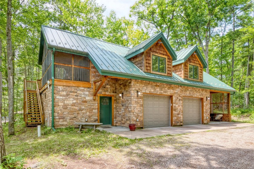 The Stone House on Lac Courte Oreilles offers timeless - photo 7