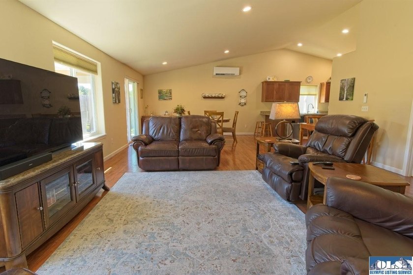 Quality built one level mountain view home in desirable Sequim - photo 8