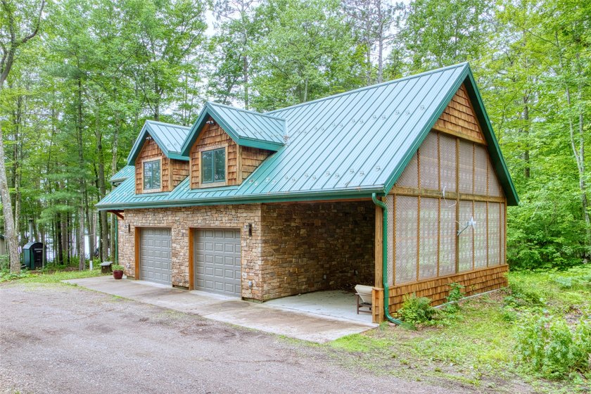 The Stone House on Lac Courte Oreilles offers timeless - photo 8