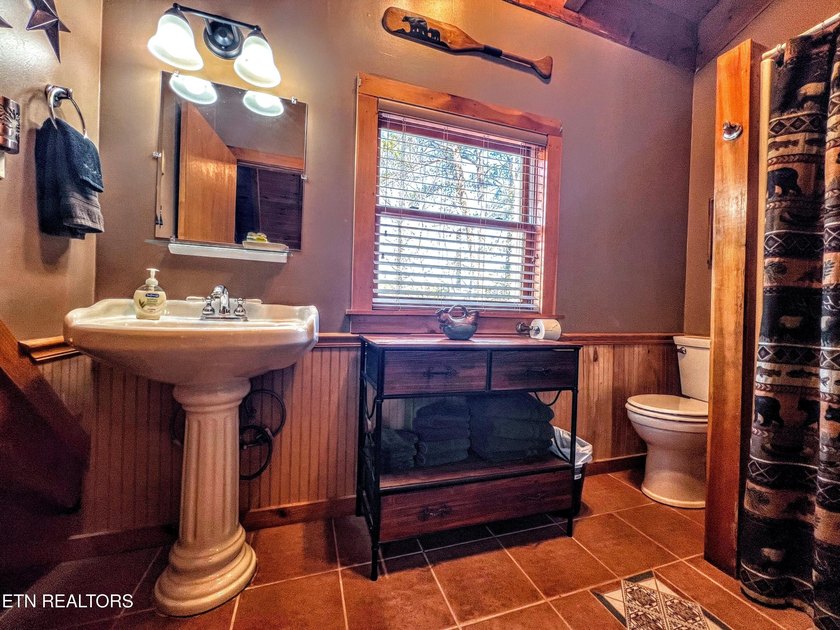 Private mountain cabin situated on approximately 0.88 acres in - photo 30