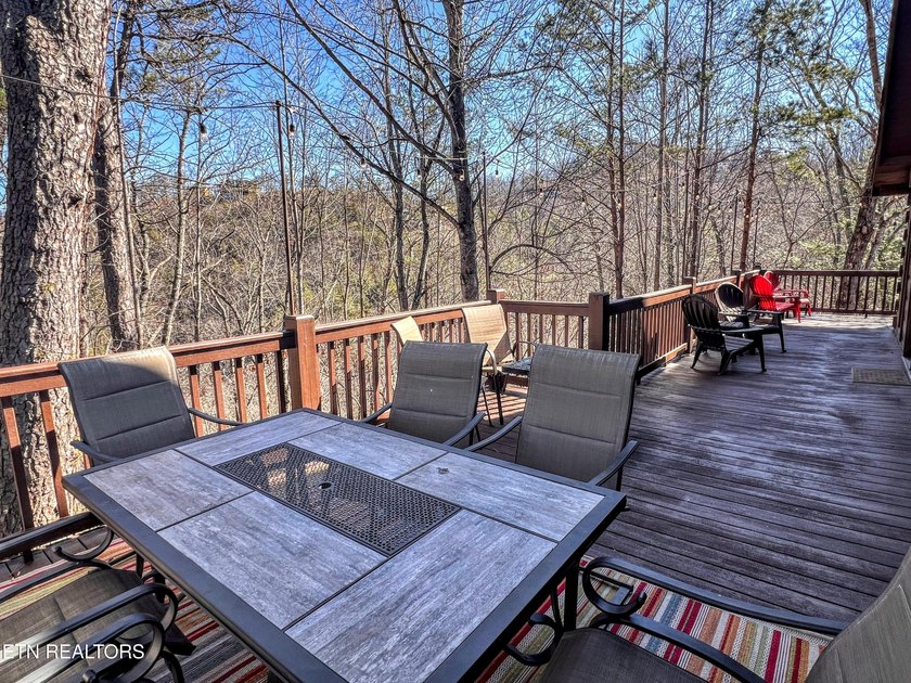 Private mountain cabin situated on approximately 0.88 acres in - photo 39